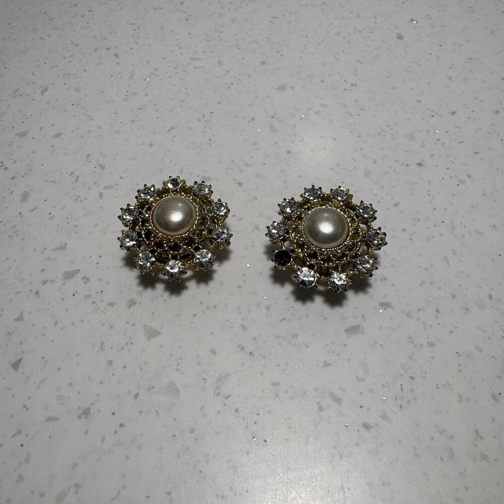 Coro Magnetic Earrings
